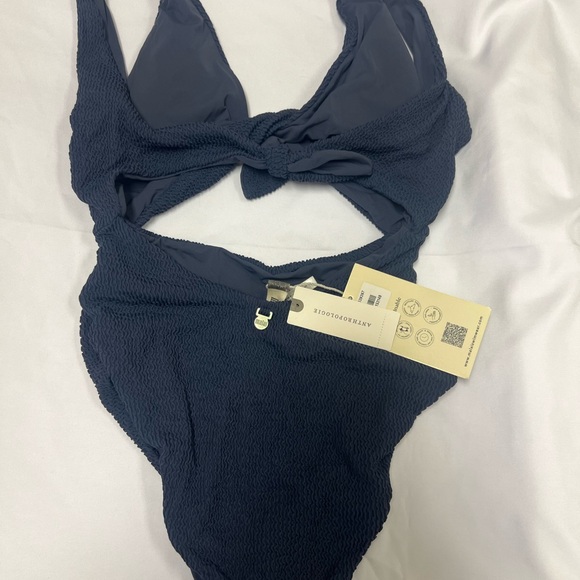 Anthropologie Textured Wave Twix cut-out swimsuit by Malai NWT NAVY sz S - Picture 2 of 3